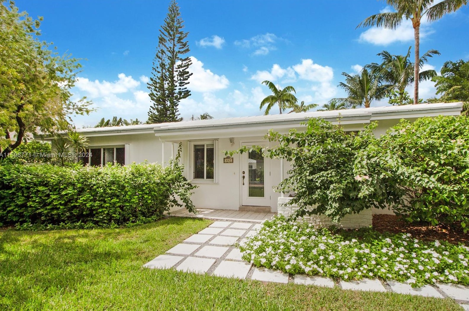 442 Warren Ln, Miami, FL 33149-1825