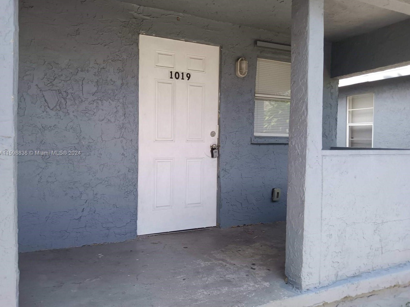 1019 21st St, West Palm Beach, FL 33407-5727