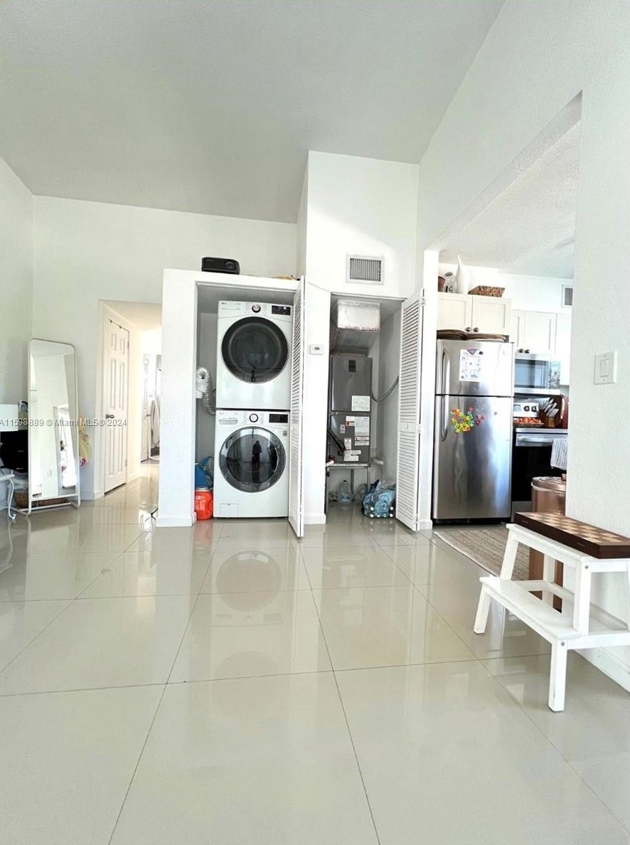 8035 Crespi Blvd #4, Miami Beach, FL 33141