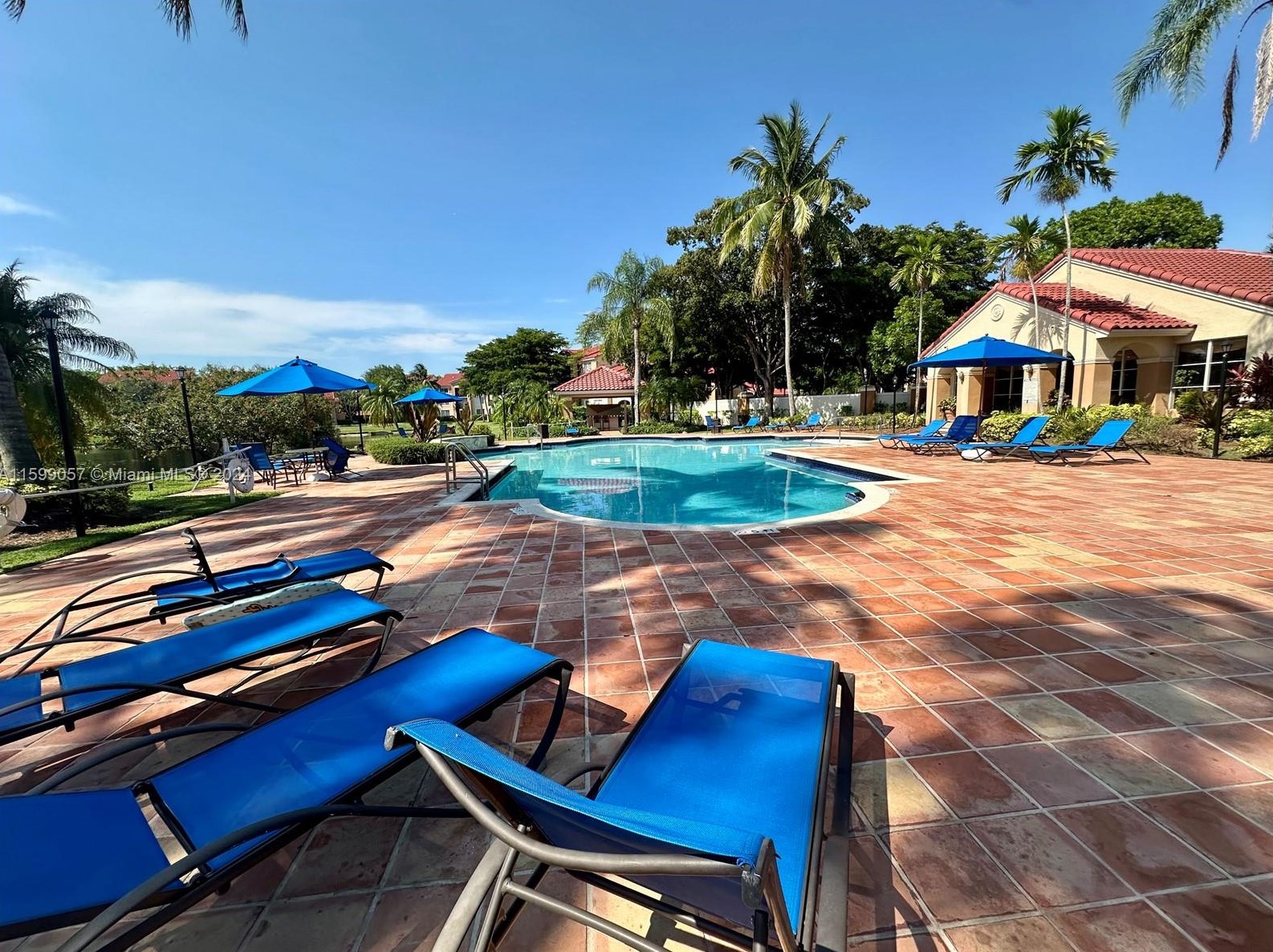 2021 Renaissance Blvd, Hollywood FL  33025-5625 exterior