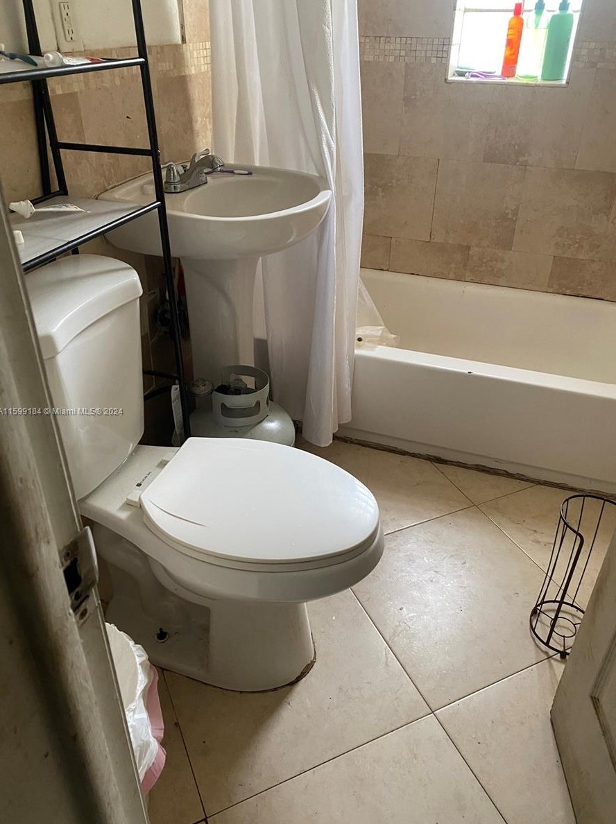 1241 141st St, Miami, FL 33161-3436