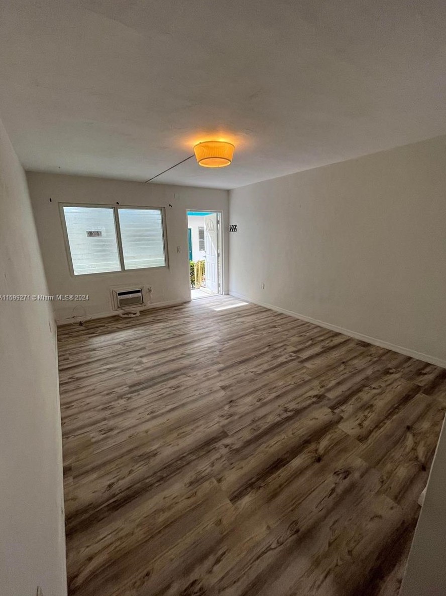 944 Meridian Ave, Miami, FL 33139-8413