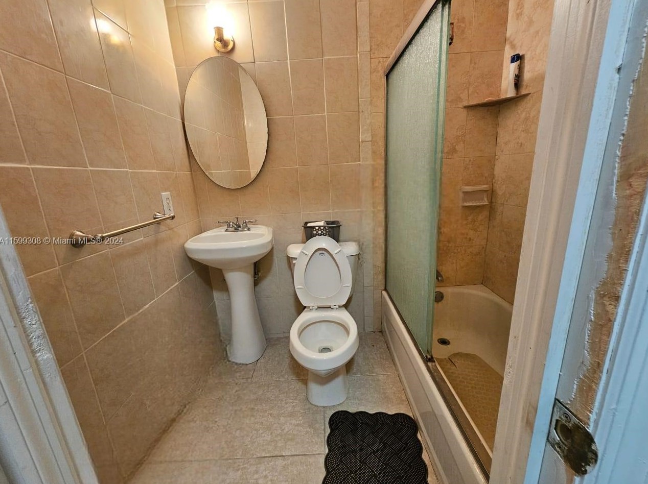 6544 6 Ave, Miami FL 33161-4026 exterior