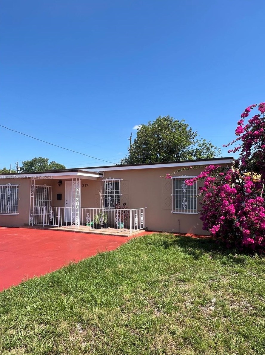 317 W 36th St, Hialeah, FL 33012