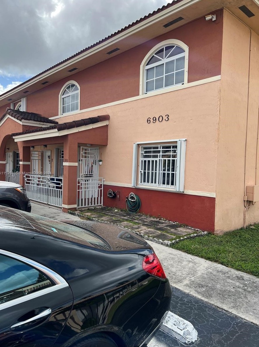 6903 36th Ave, Hialeah, FL 33018-2989