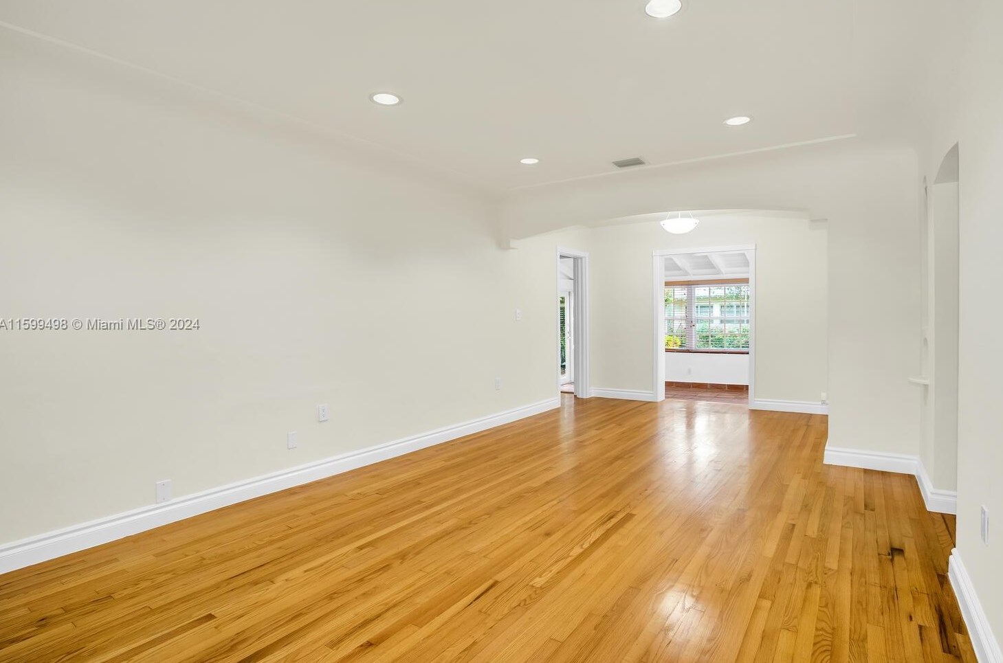 29 Malaga Ave, Miami FL  33134-6905 exterior