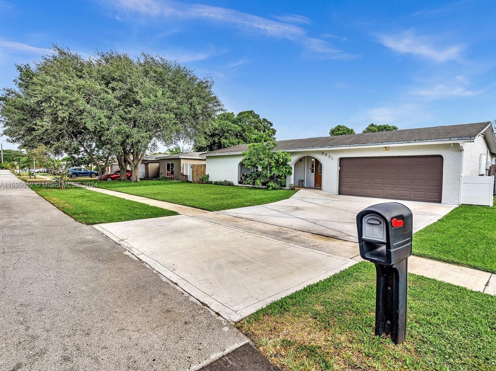 8931 Nw 7th Ct, Hollywood, FL 33024