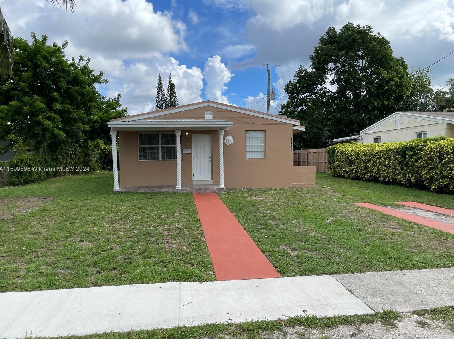 1441 156th Ter, Miami, FL 33162-5626