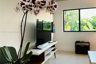 190 NW 69th St, Miami, FL 33150 - Photo 16