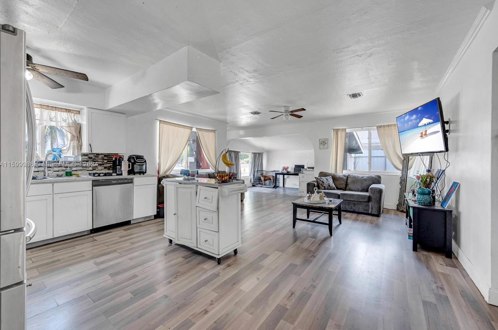 7330 Miramar Pkwy, Hollywood FL 33023-5851 exterior