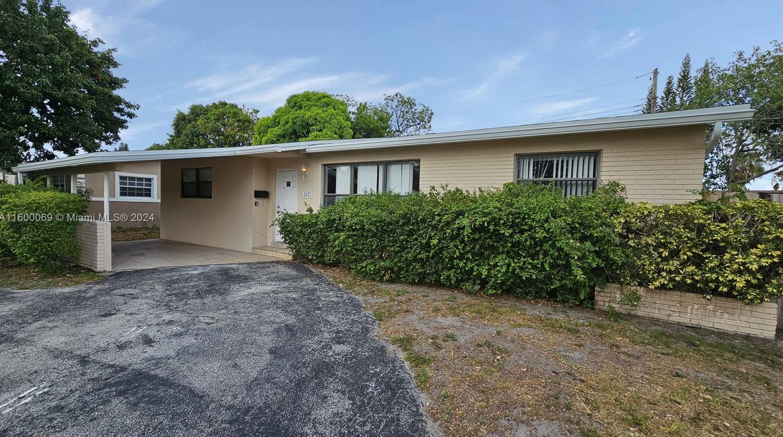 2431 Largo Dr, Hollywood, FL 33023-4535