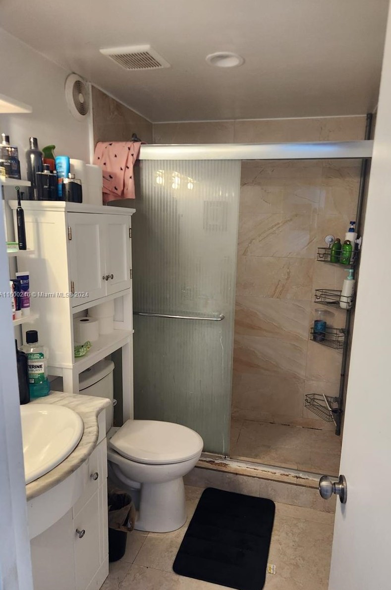 400 Kings Point Dr #1107, Miami, FL 33160