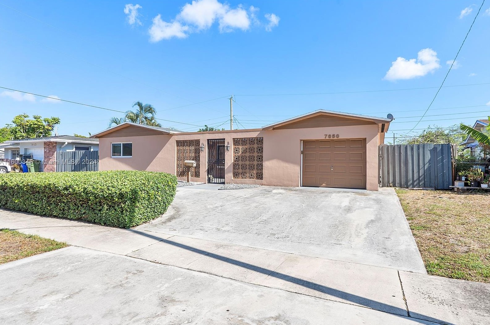 7650 3rd St, Hollywood, FL 33024-7008