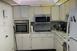 400 Kings Point Dr, Sunny Isles Beach, FL 33160 - Photo 4