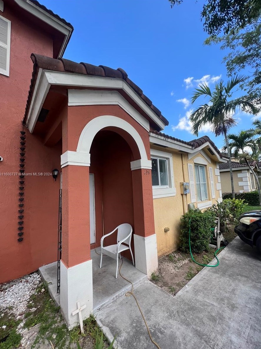 124 16th Ave, Homestead, FL 33030-6678