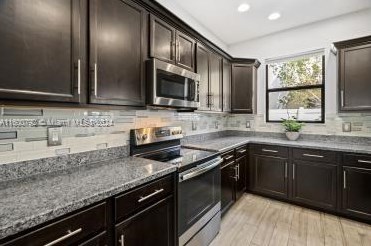 20975 1st Ct, Hollywood, FL 33029-1019