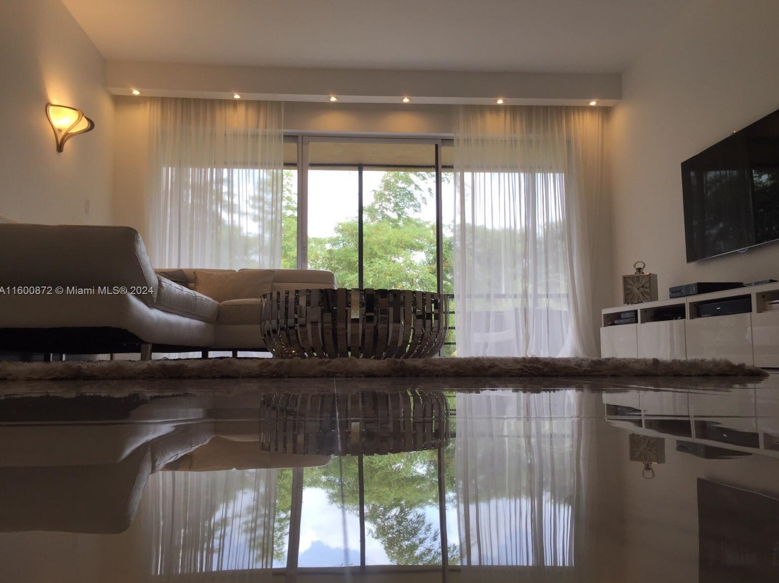 4060 N Hills Dr #36, Hollywood, FL 33021