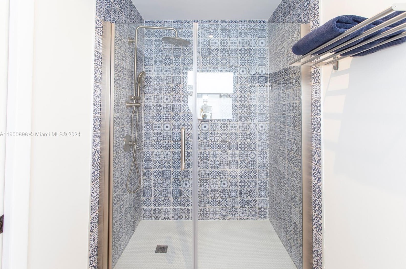 9391 212 Ter, Miami FL 33189-3728 exterior