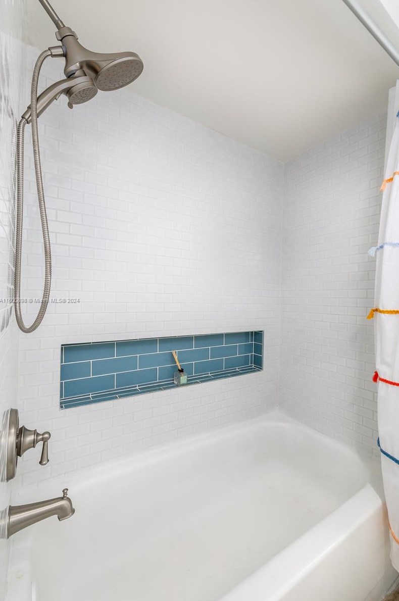 9391 212 Ter, Miami FL 33189-3728 exterior