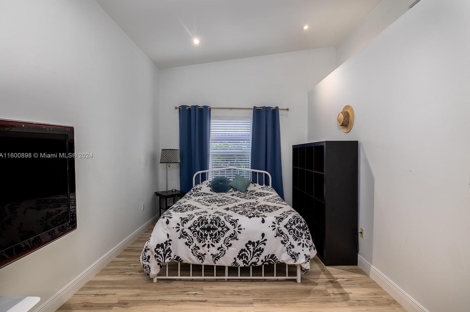 9391 212 Ter, Miami FL 33189-3728 exterior