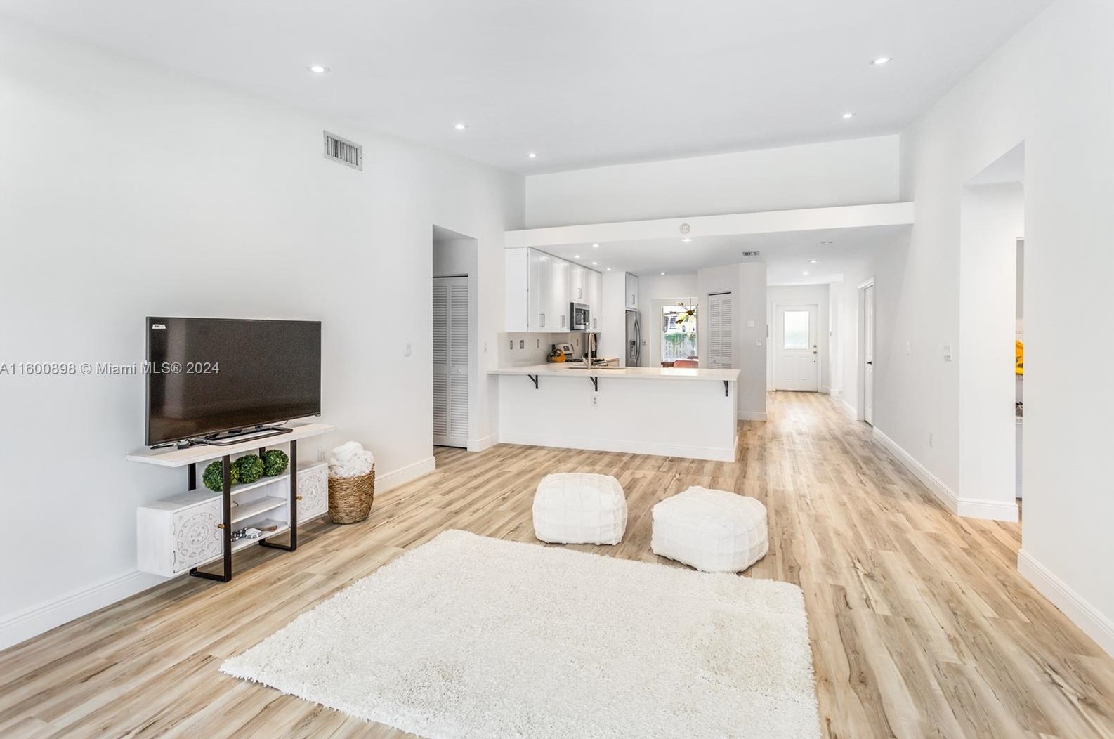 9391 212 Ter, Miami FL 33189-3728 exterior