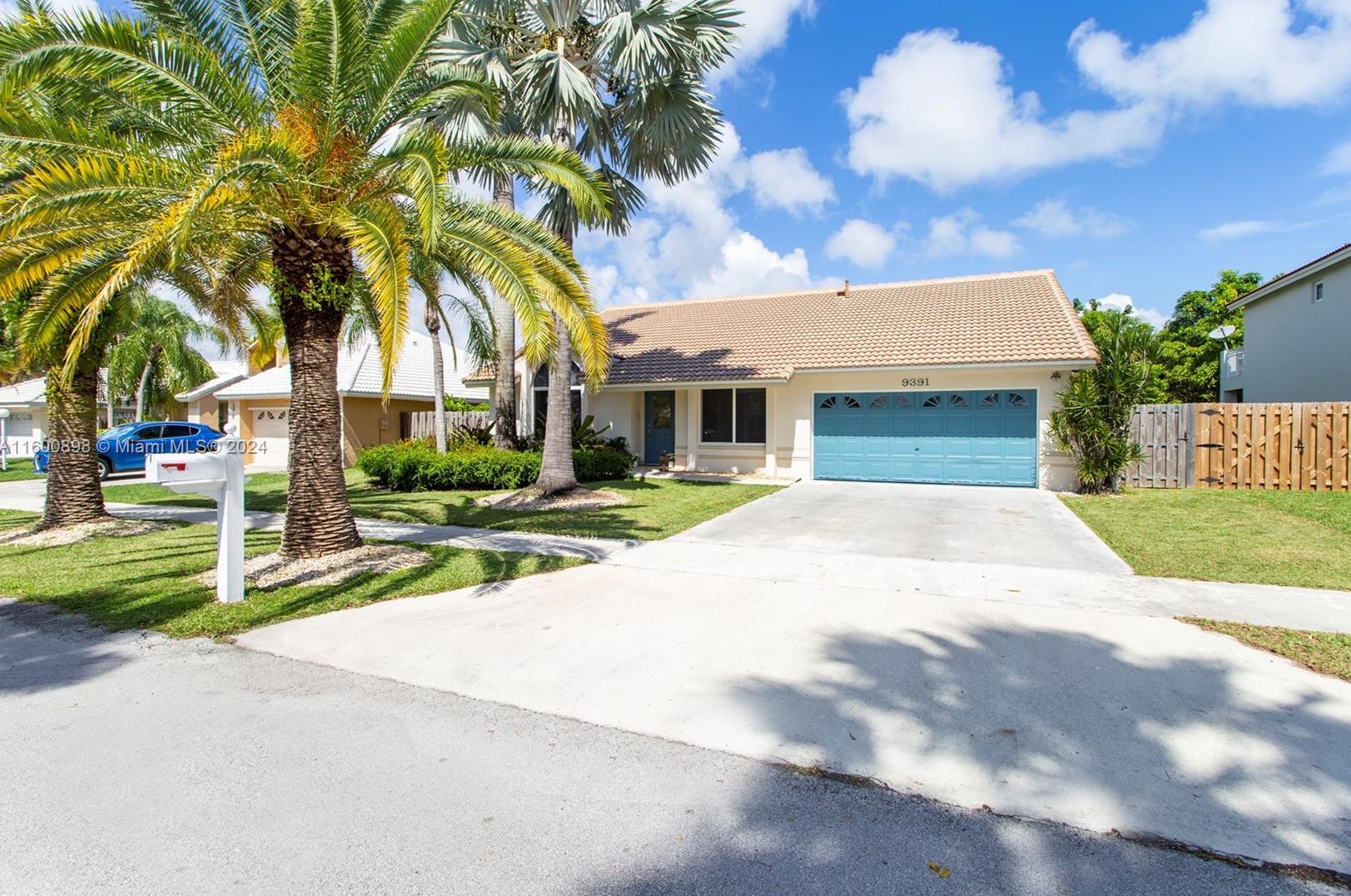 9391 212 Ter, Miami FL 33189-3728 exterior