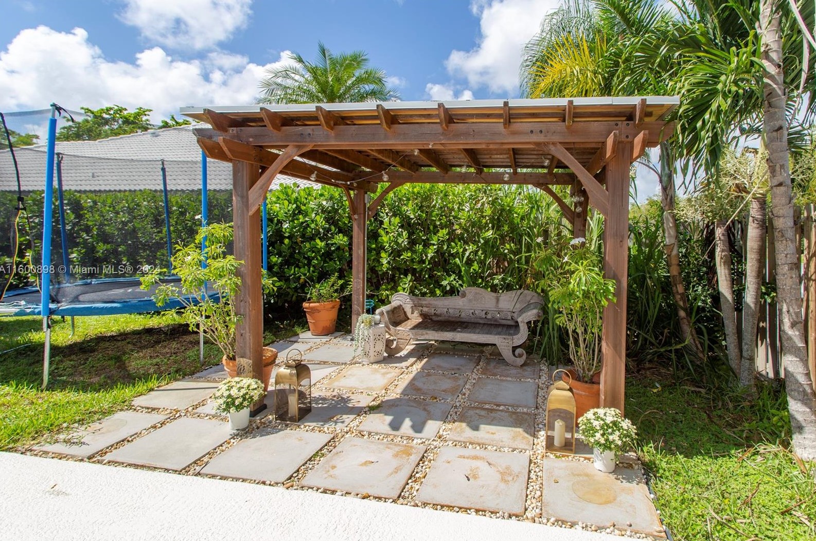 9391 212 Ter, Miami FL 33189-3728 exterior