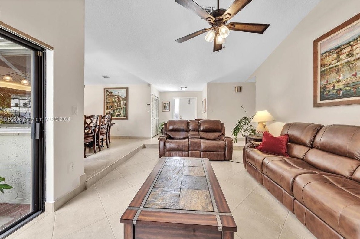 610 96 Ave, Hollywood FL 33024-8179 exterior