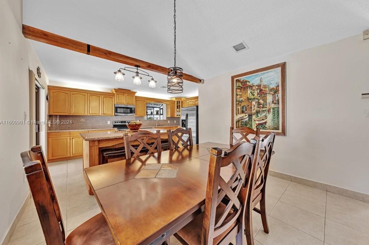 610 96 Ave, Hollywood FL 33024-8179 exterior