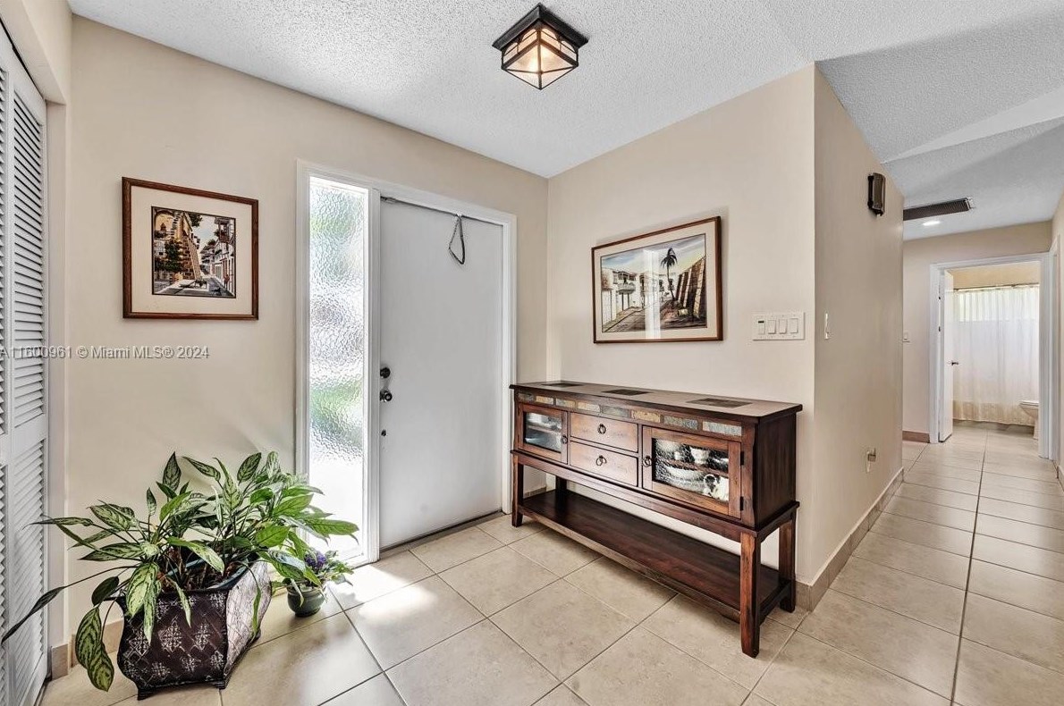 610 96 Ave, Hollywood FL 33024-8179 exterior