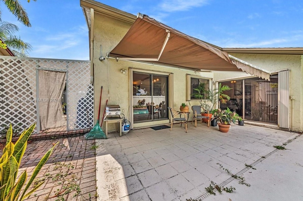 610 96 Ave, Hollywood FL 33024-8179 exterior