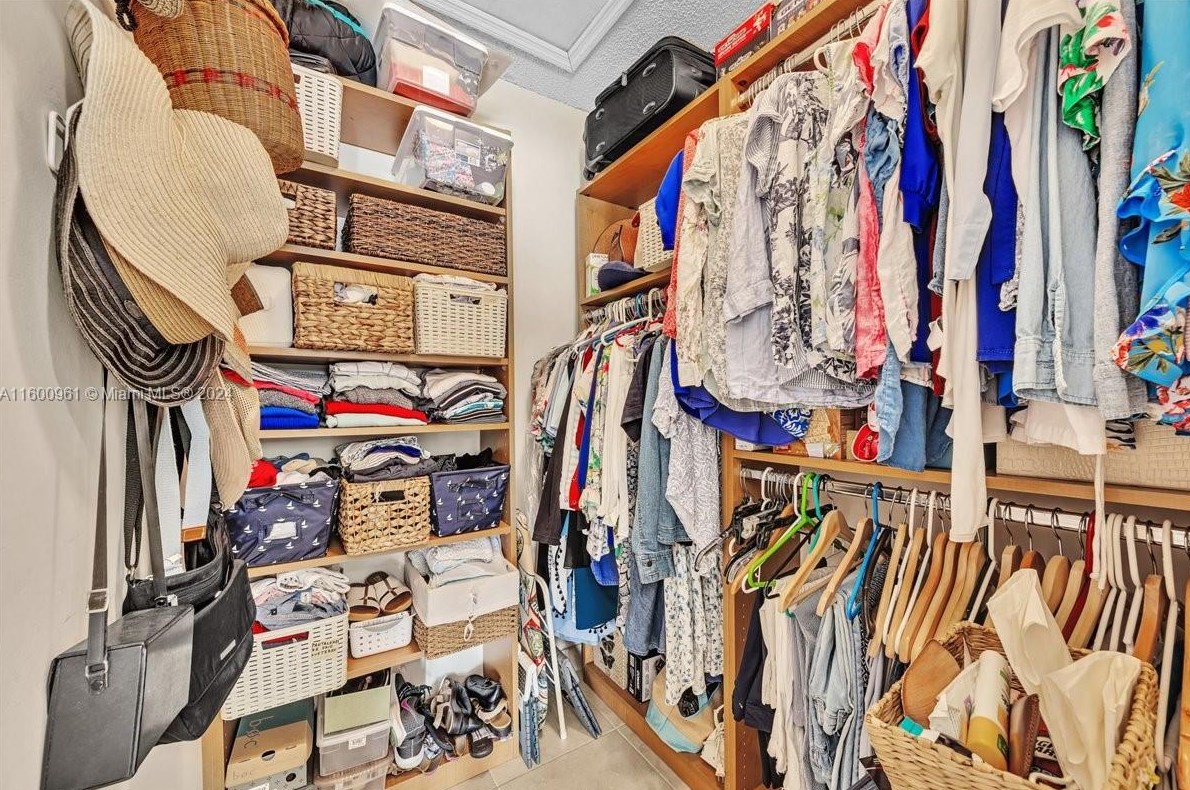 610 96 Ave, Hollywood FL 33024-8179 exterior