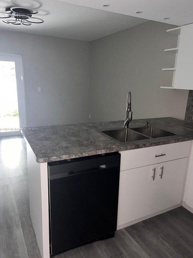 12053 10th St, Miami, FL 33184-2417