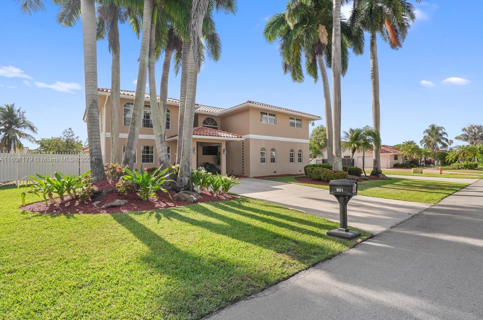 9651 123rd Ave, Miami, FL 33186-2540