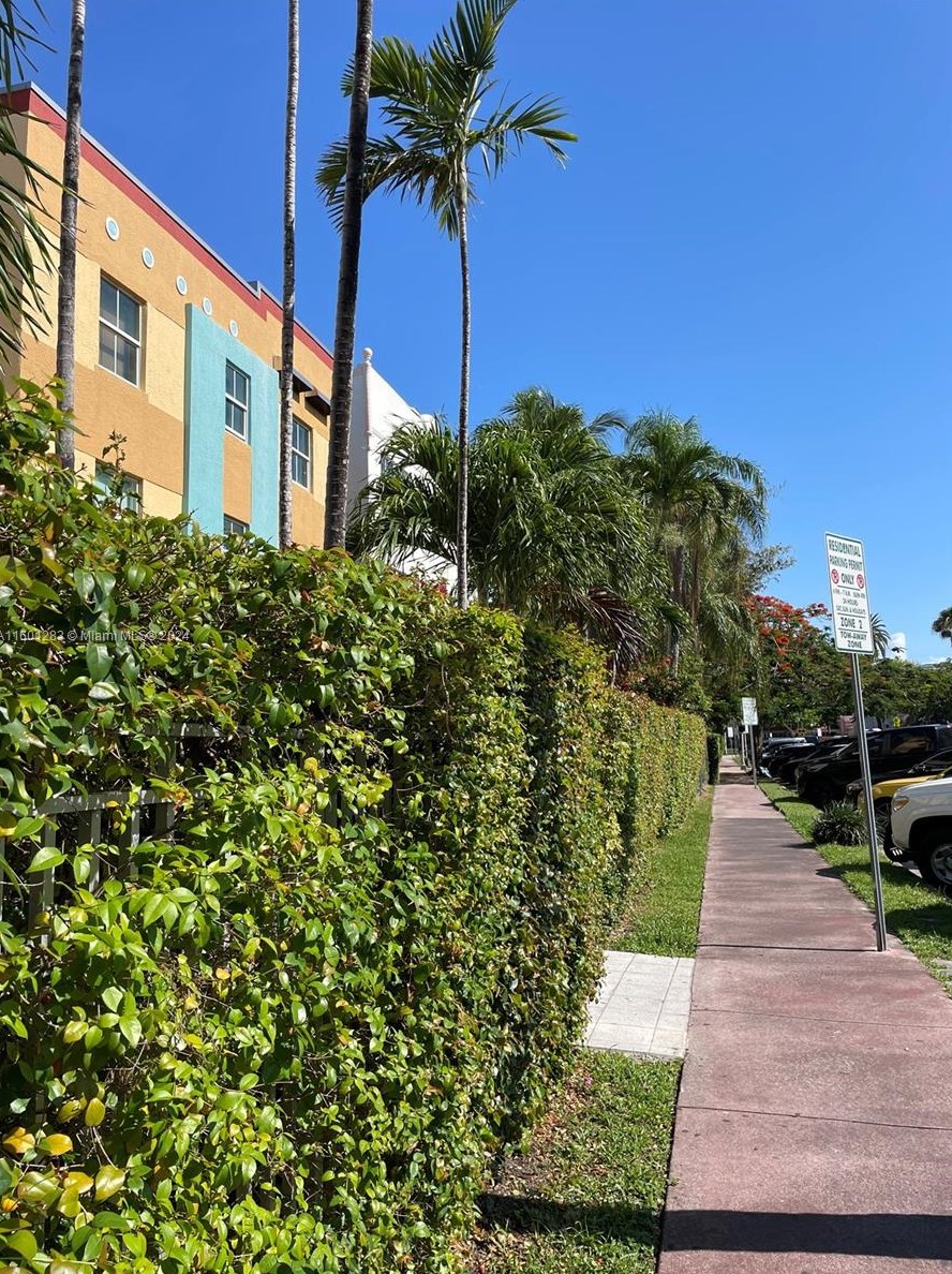 1320 Drexel Ave, Miami FL 33139-8106 exterior