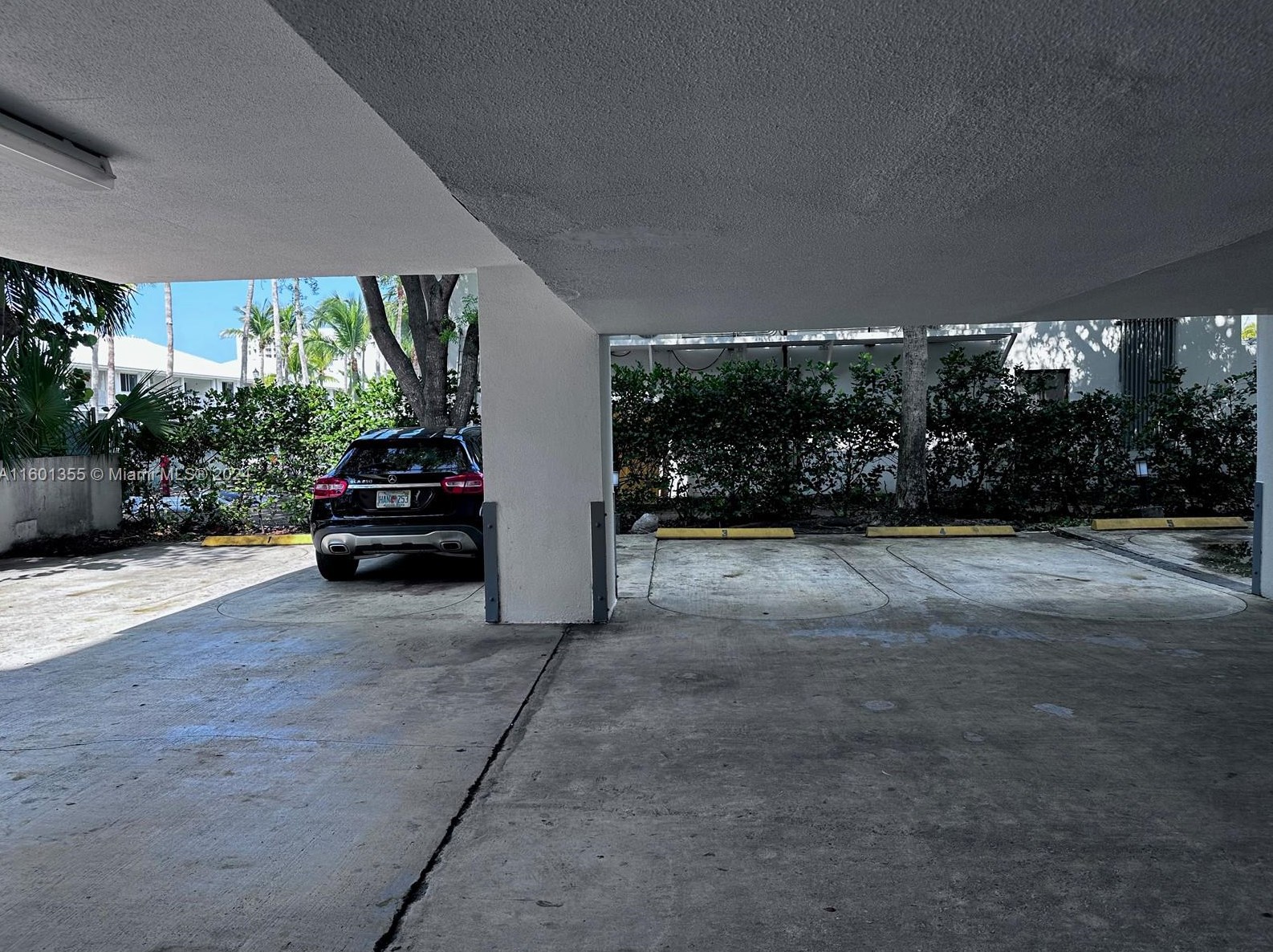 150 Sunrise Dr, Miami FL 33149-2147 exterior