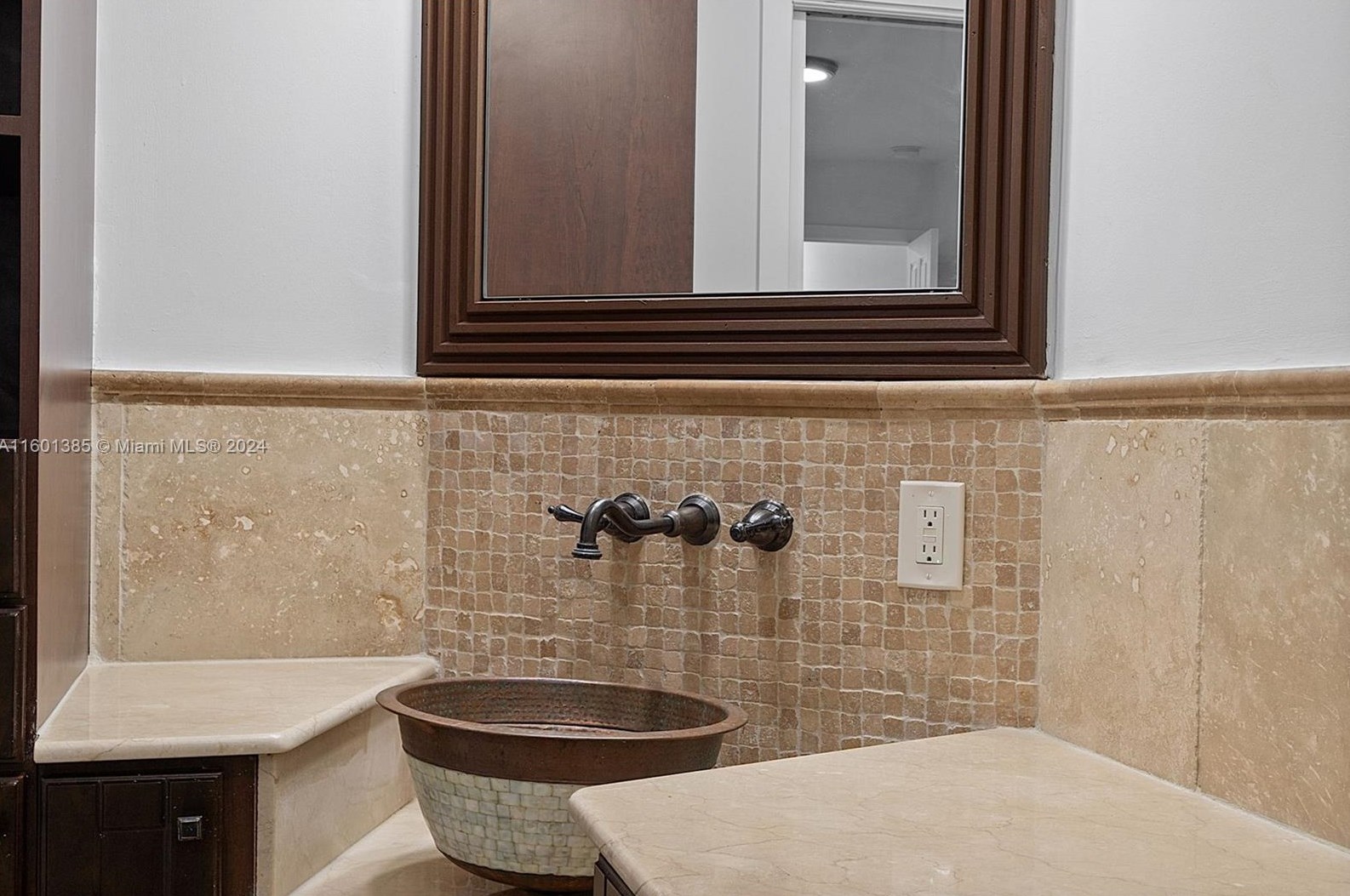 2421 108 Ct, Miami FL 33172-5205 exterior