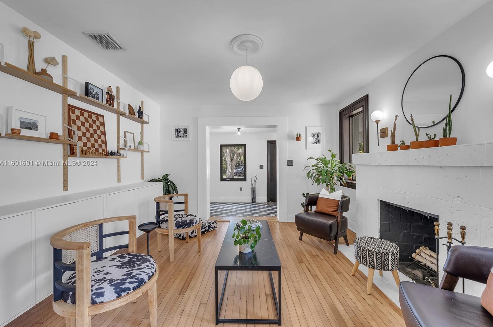 549 Ln Villa Dr, Miami FL 33166-6029 exterior