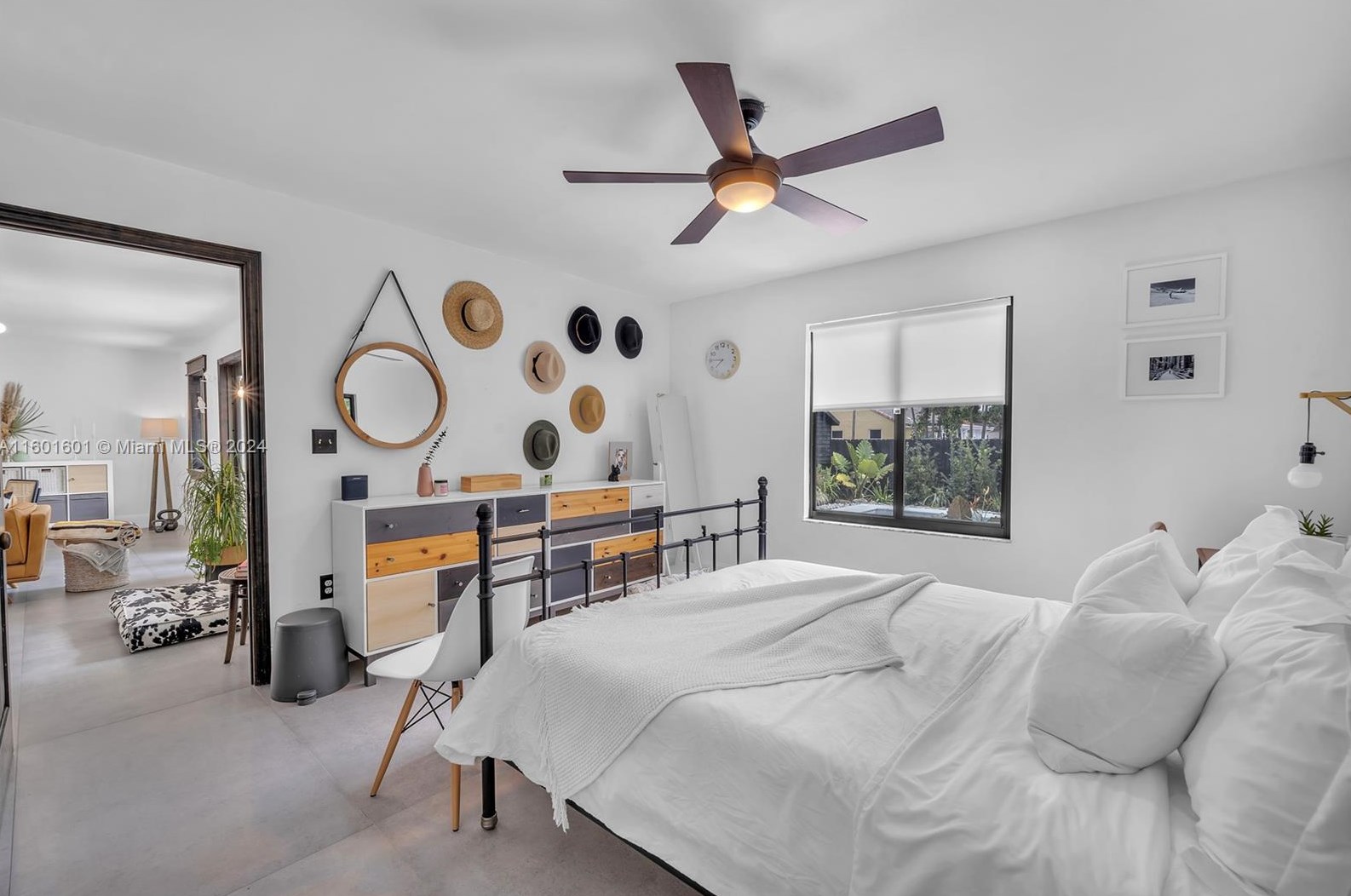 549 Ln Villa Dr, Miami FL 33166-6029 exterior