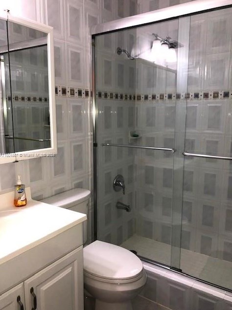 2308 W 68th St #9-2, Hialeah, FL 33016