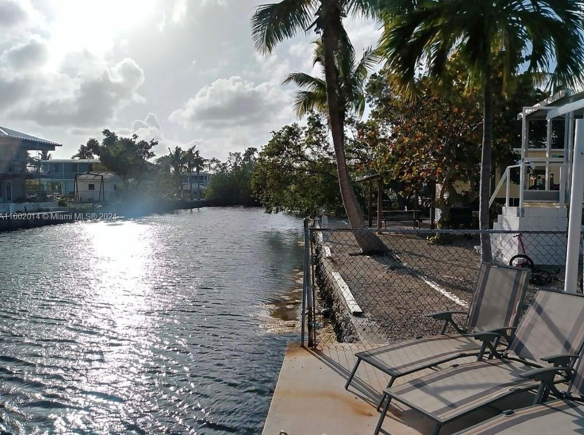 52 Bowie Ln, Key Largo, FL 33037