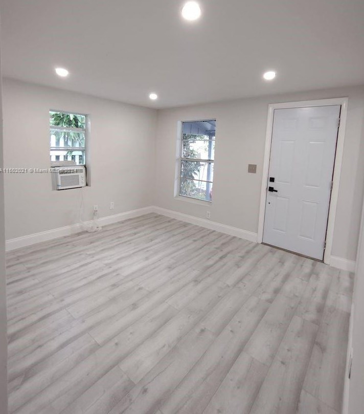 1028 18th St, West Palm Beach, FL 33407-6205