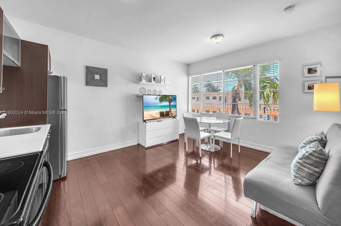 621 11th St Apt 203, Miami, FL 33139