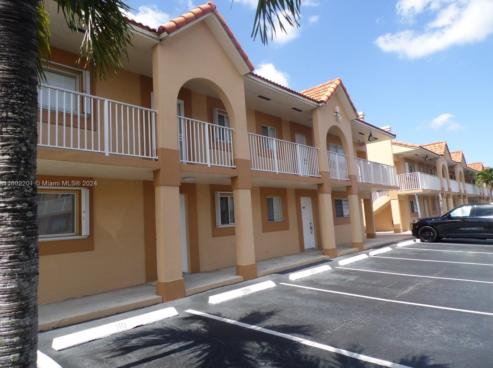 7011 W 29th Ave #110, Hialeah, FL 33018