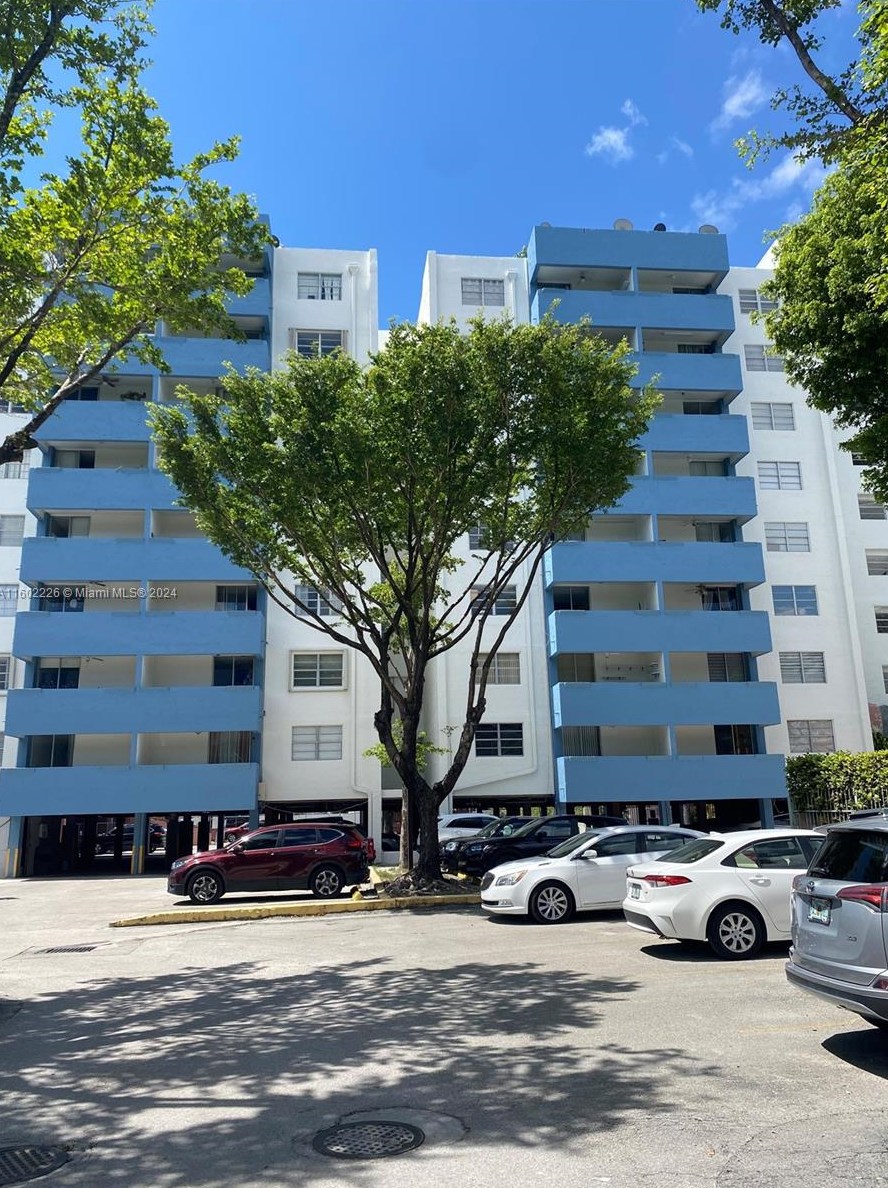 5050 Nw 7th St #711, Miami, FL 33126