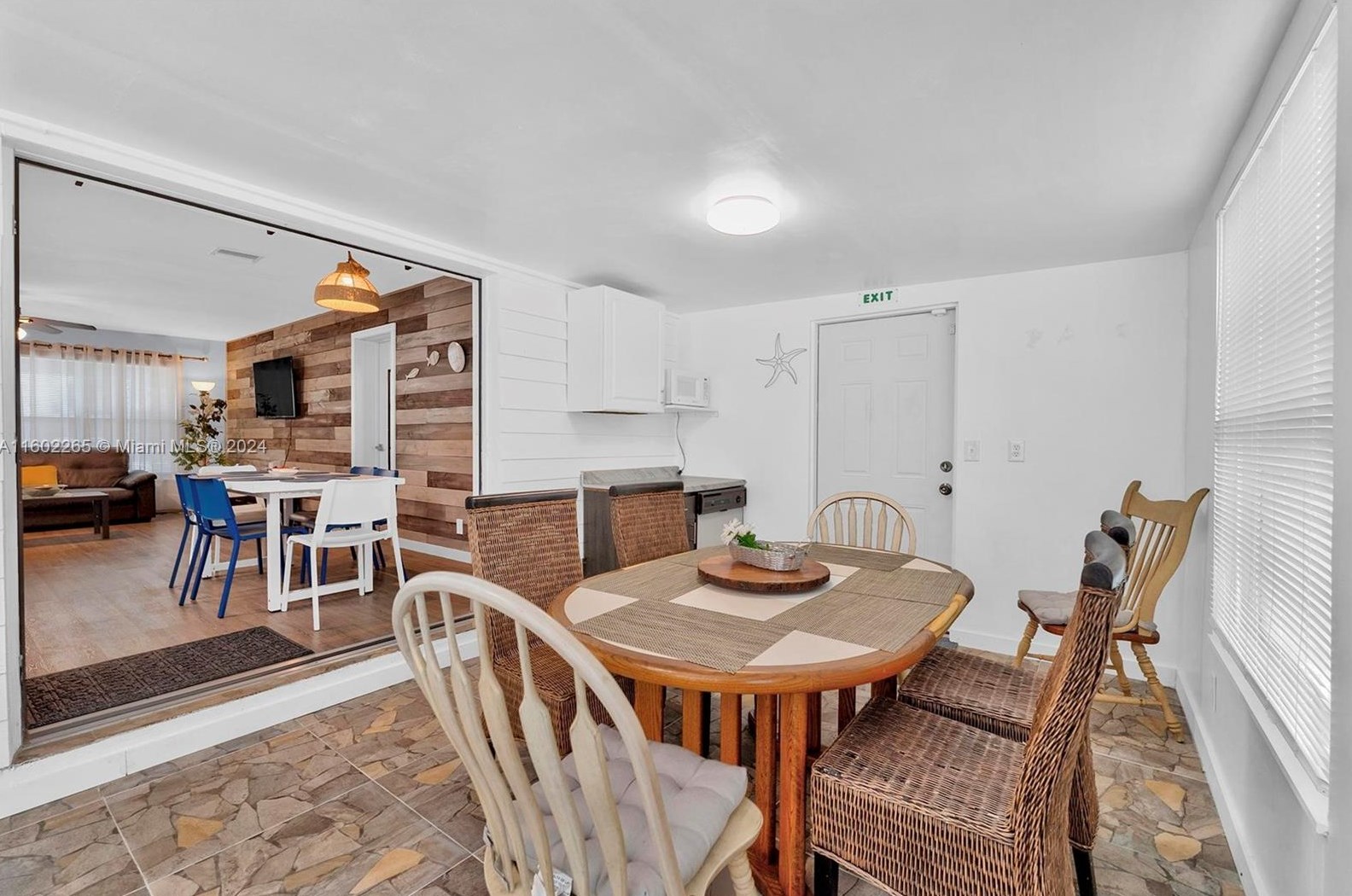 3039 Grant St, Hollywood FL 33024-5839 exterior