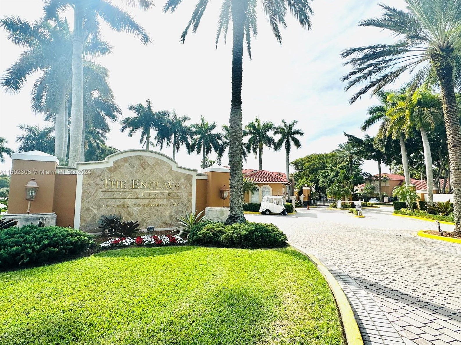 2153 Renaissance Blvd, Hollywood FL  33025-5675 exterior