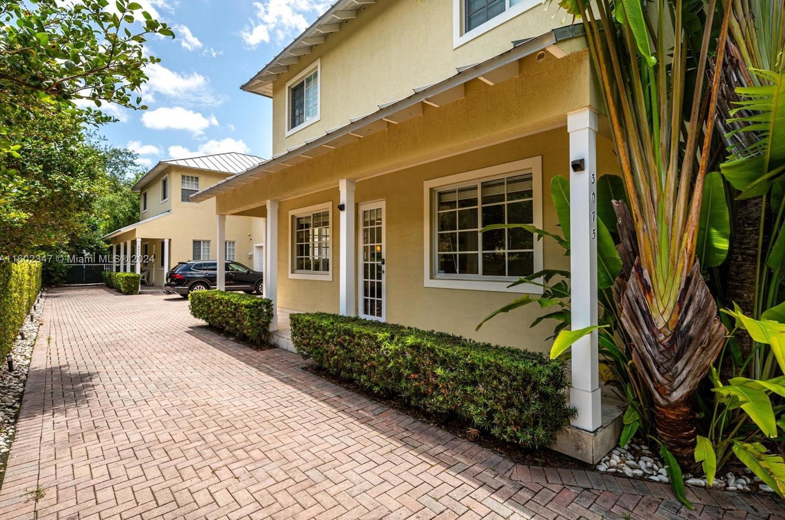 3075 Allamanda St, Miami, FL 33133-4515