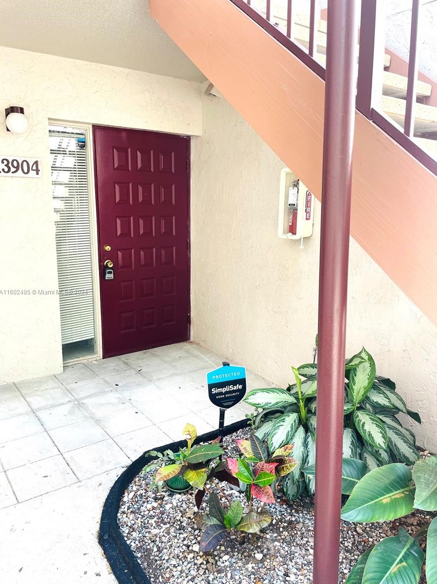 13904 Sw 90th Ter #13904, Miami, FL 33186