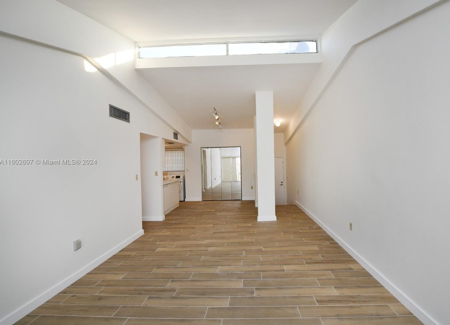 8775 Park Blvd #518, Miami, FL 33172